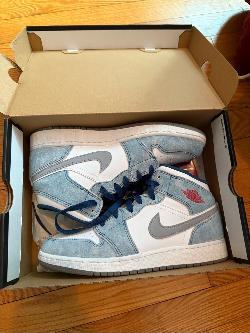 Jordan 1 Mid - Light Blue, White & Navy